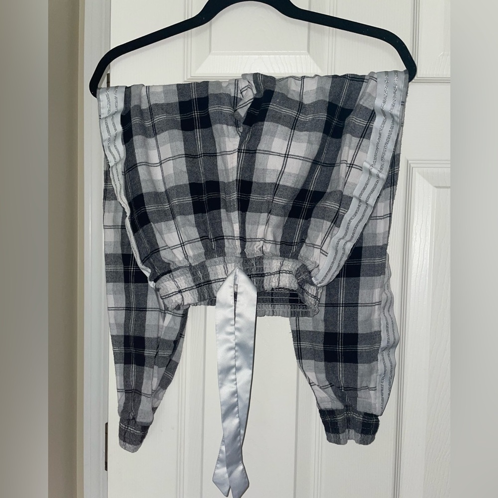 Garage Lounge Wear Size Small